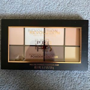 BNWT! REVOLUTION Powder Contour Palette